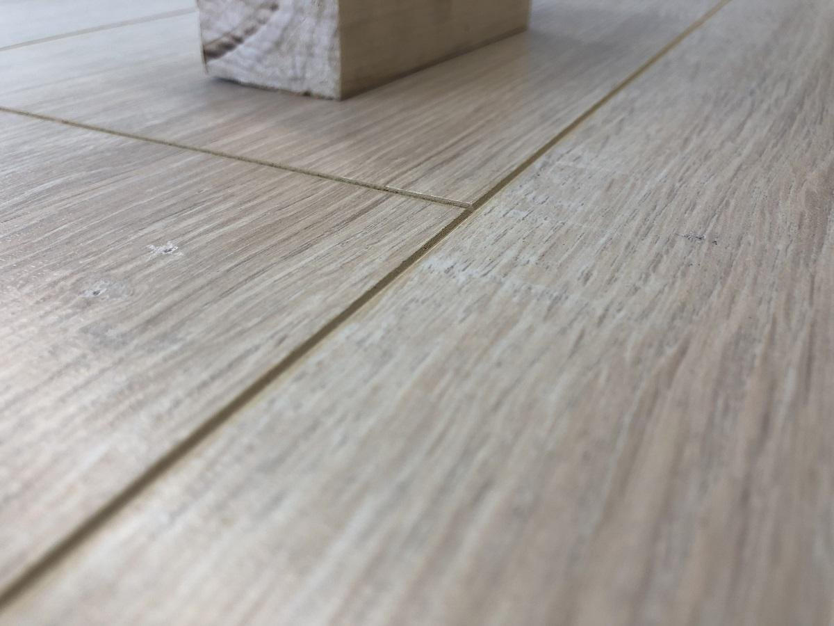 Ламинат "SunFloor" 8/32 4V Дуб Самоа 33 (1380*193*8 мм) — купить в Рубцовске