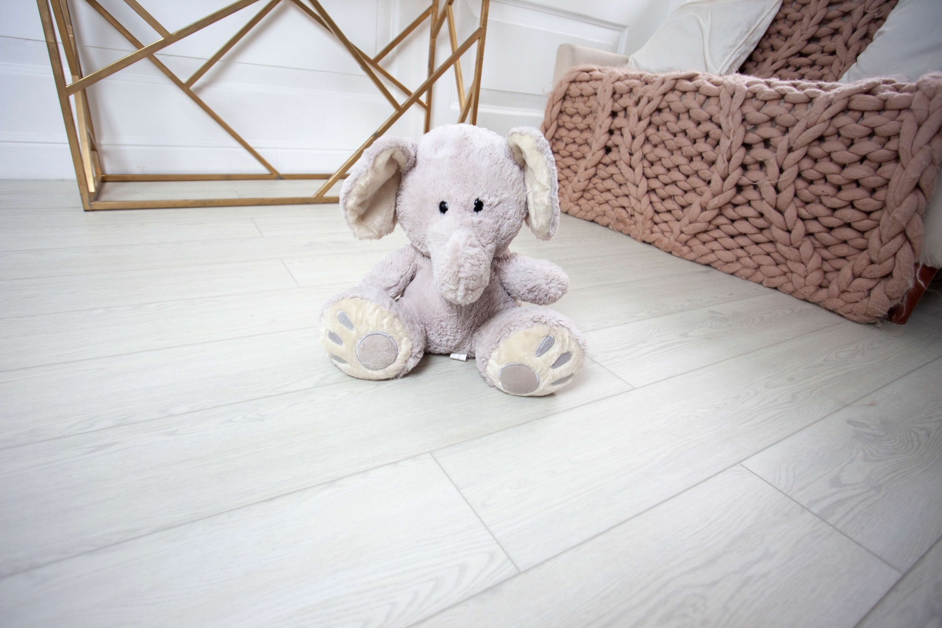 Усовершенствованная кварц-виниловая плитка «Damy Floor» Дуб Светлый (1227*187*2,5 мм) — купить в Рубцовске