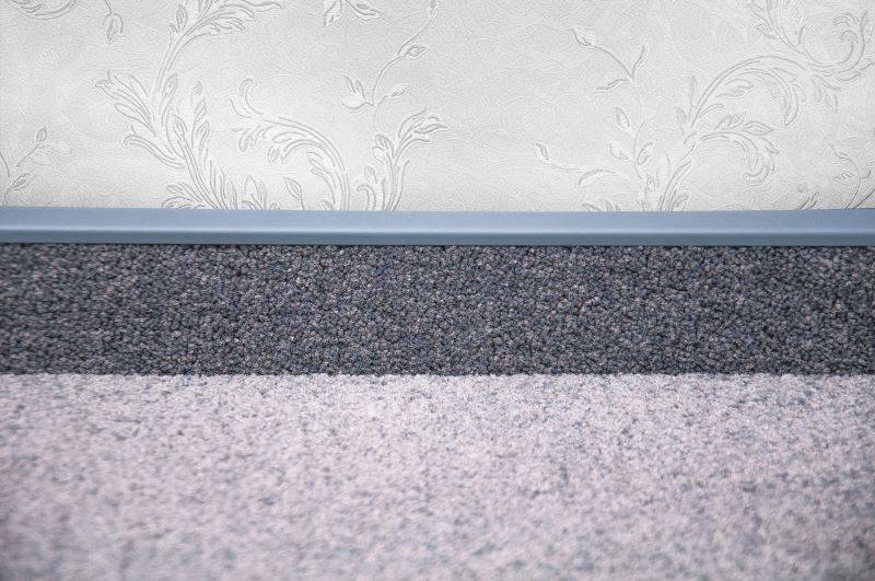 Плинтус для ковролина "Korner" Listwa графит (2500*13,8*50 мм) — купить в Рубцовске