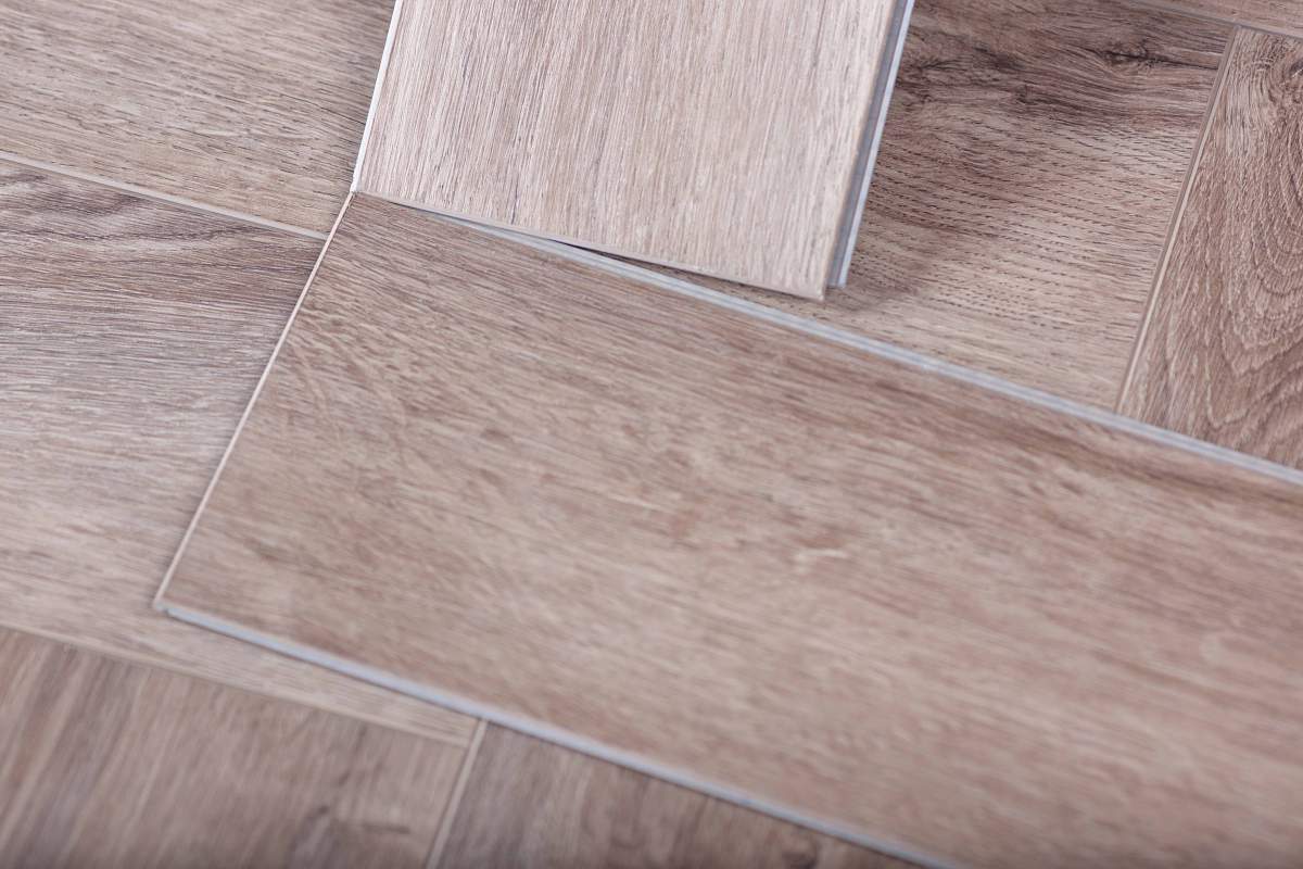 Замковая ПВХ плитка "Aberhof" Carmelita 2626 (615*123*5 мм) — купить в Рубцовске